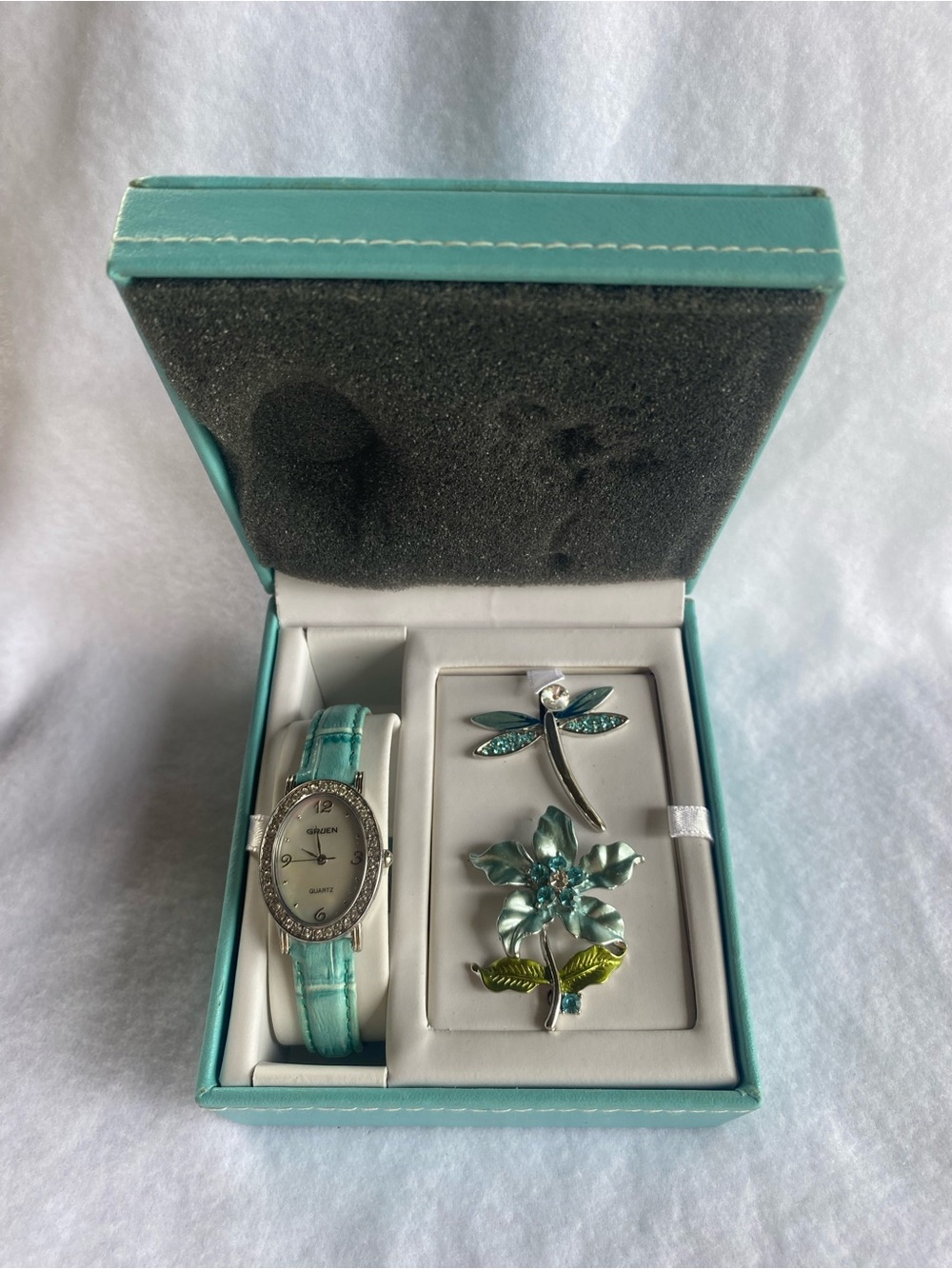 Vintage Gruen Turquoise Colored Watch & Pin/Brooch Set With Original Box